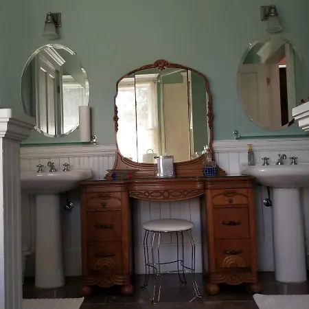 The Peach House-3