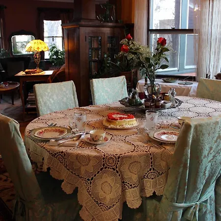 Como Lake Bed And Breakfast-3