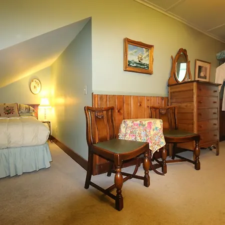 Kangaroo House Bed & Breakfast-2