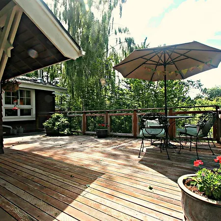 Kangaroo House Bed & Breakfast-3