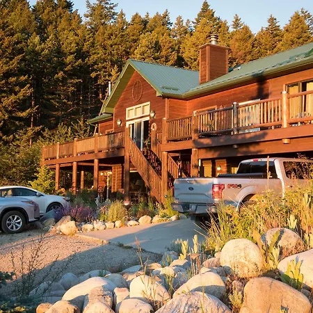 Two Bears Inn Bed & Breakfast-3