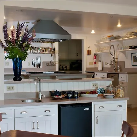 Coveside Bed & Breakfast-3