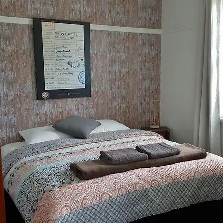 Balmain Bed And Breakfast-3