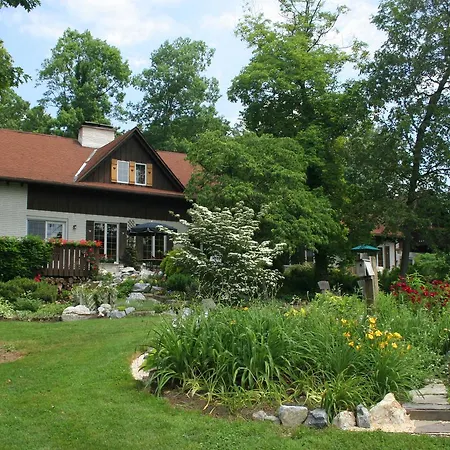 Swiss Woods Bed And Breakfast-3