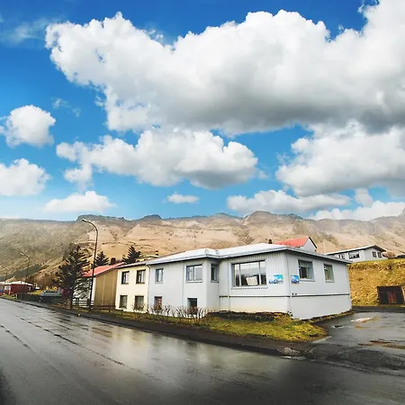Dream Guesthouse Vik-2