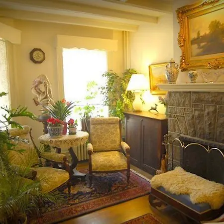 Burbridge Street B&B-2