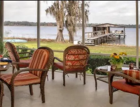 Hampton Lake Bed And Breakfast-2