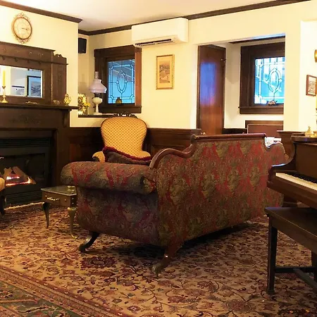 Ivy Manor Inn Village Center-2