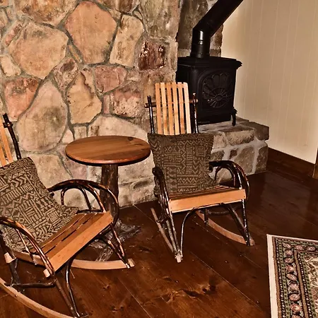 The Overlook Inn Bed And Breakfast-3