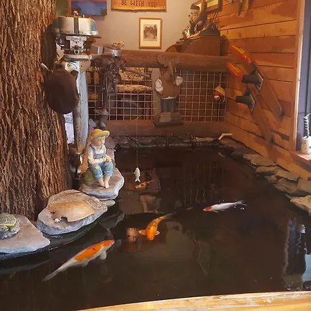 Whisperin' Pines Chalet-3