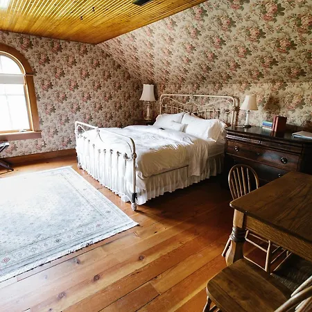 Round Barn Farm B & B Event Center-2