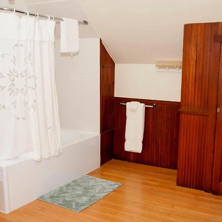 Candlebay Inn-3