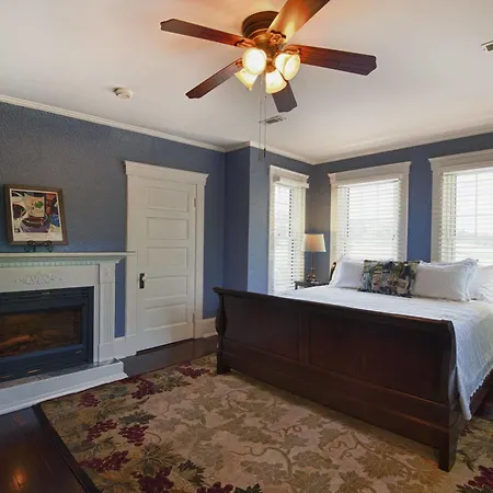 Steeles Tavern Manor Bed & Breakfast-2