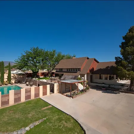 Desert Rose Bed And Breakfast-3