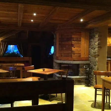 Les Trompeurs Chez Odette-2