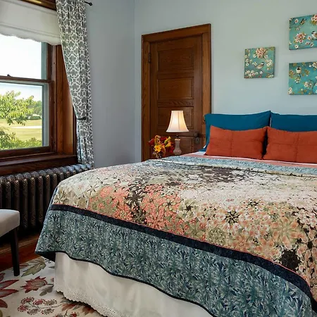 Walnut Lawn Bed And Breakfast-2