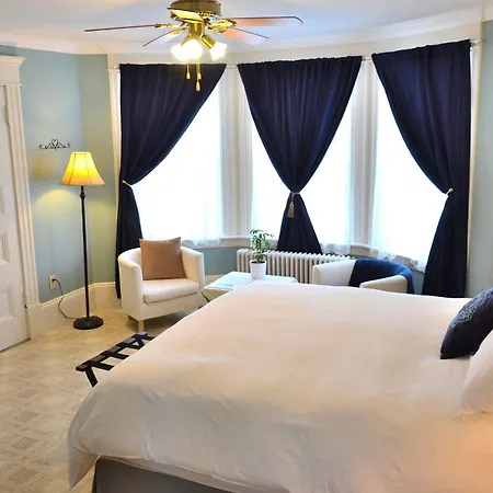 Island Home Bed And Breakfast-3