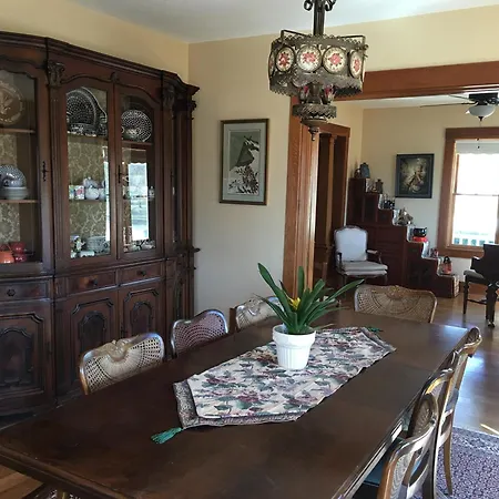 Attwood House Bed And Breakfast-2