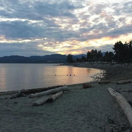 Davis Bay Bed & Breakfast-2