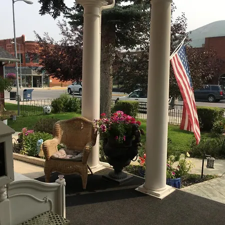 Hickory House Inn-2