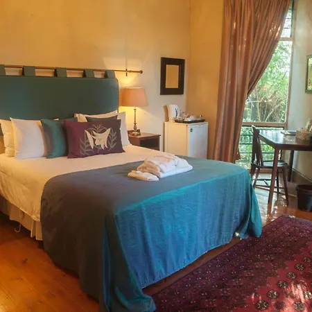 Village Green Guest House-3