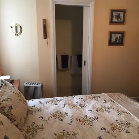 Undine Colonial Accommodation-3