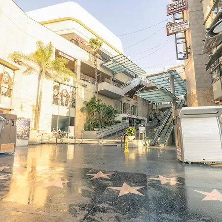 Cozy Hollywood Get Away-3