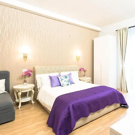 Bq House Milizie Luxury Rooms-2