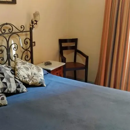 Nicolas Inn-3