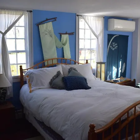 Henrietta House B & B-2