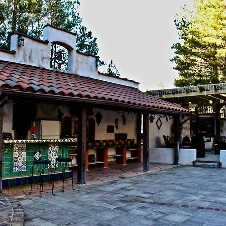 La Hacienda Bed & Breakfast-2