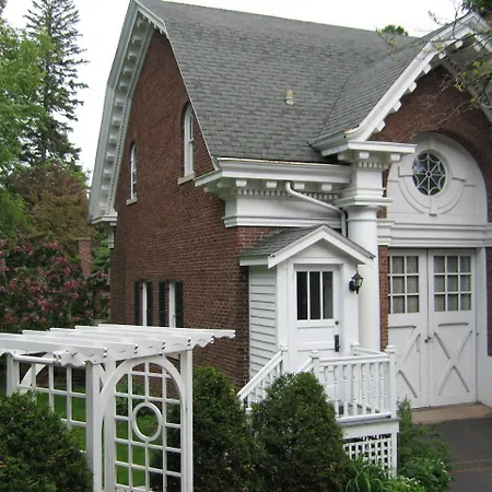 Olcott House Bed & Breakfast Inn-2