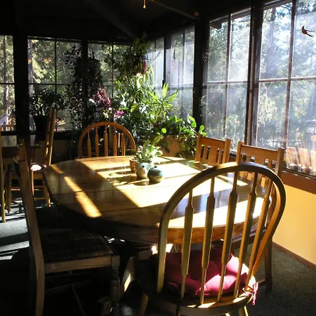 Strawberry Creek Inn-3