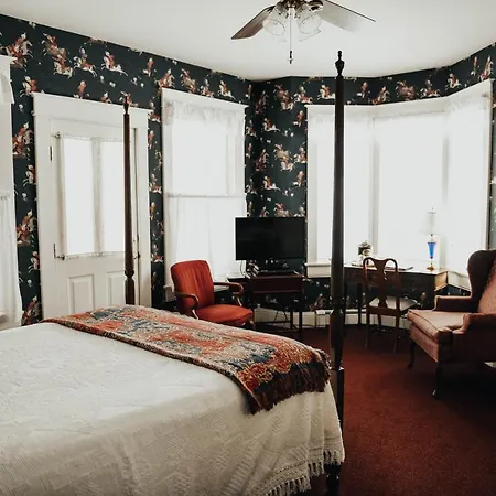 China Clipper Inn (Adults Only)-3