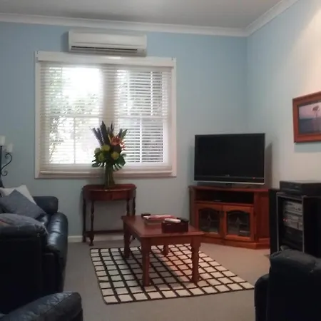 Langley Cottage B&B-3