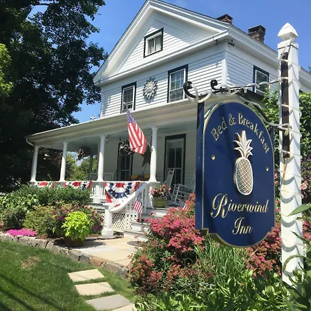 Riverwind Inn Bed And Breakfast-3