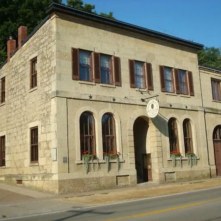 Abe'S Spring Street Guest House-2
