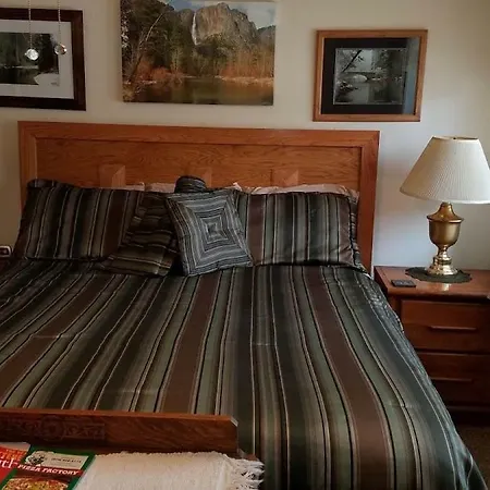 Yosemite Nights Bed & Breakfast-2