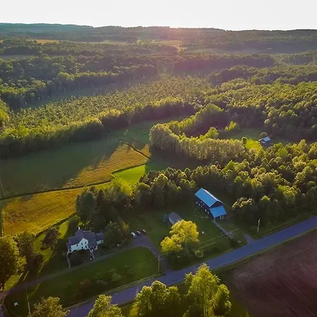 Black Creek Farm Bed & Breakfast And Barn Venue-3
