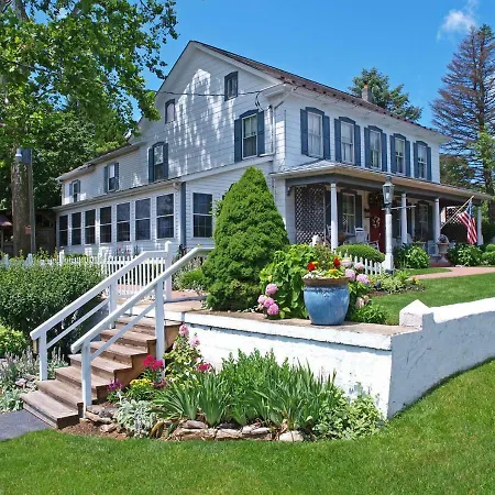 1825 Inn Bed And Breakfast-2