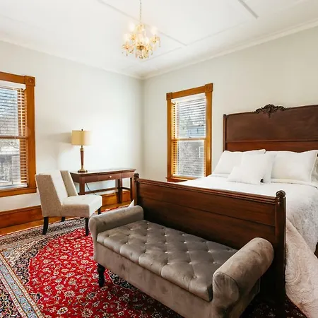 Reynolds House Inn-3