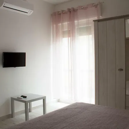 La camera chiara - Elegant Suites-3