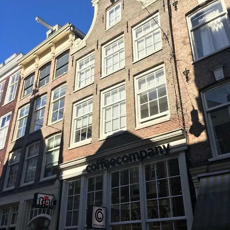 Nine Streets Inn-2
