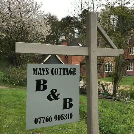 Mays Cottage Bed And Breakfast-2