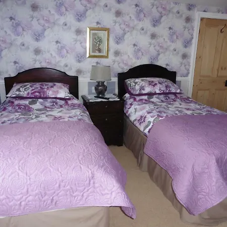 Hillside Bed And Breakfast-3