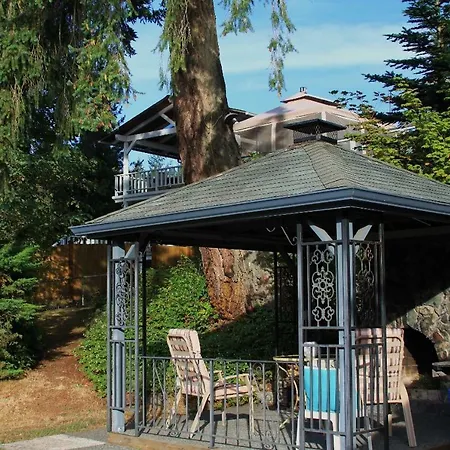 Linda'S By The Lake-3