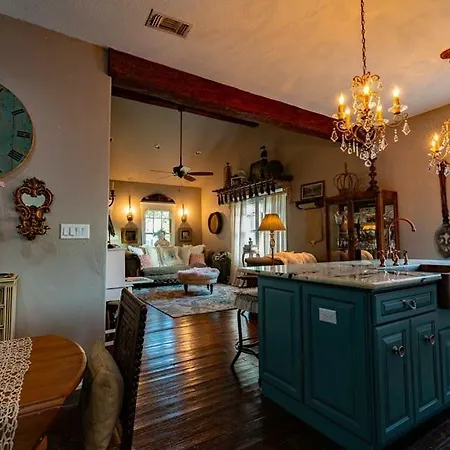 High Cotton Cottage B&B-3