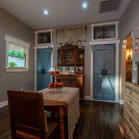 High Cotton Cottage B&B-2