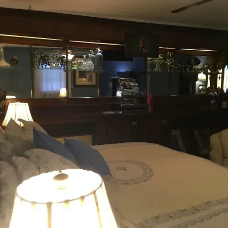 The Red Hook Country Inn, An "Old Rhinebeck" Bed & Breakfast-3