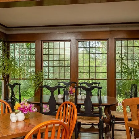 Herlong Mansion Bed & Breakfast-2